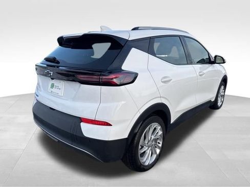 Used 2023 Chevrolet Bolt EUV LT w/ Driver Confidence Package image 8