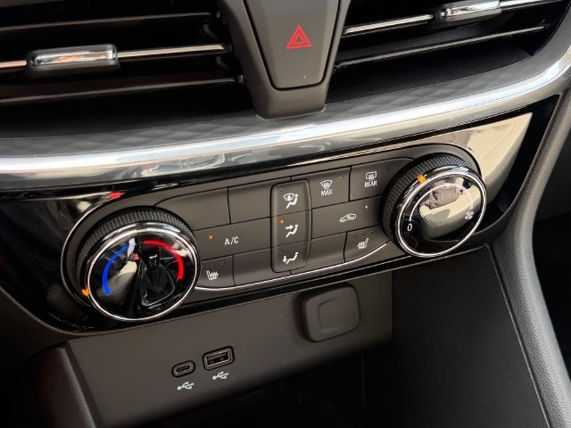 Used 2025 Buick Encore GX Sport Touring w/ Advanced Technology Package FWD image 26