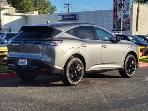 Used 2025 Nissan Murano SV image 2