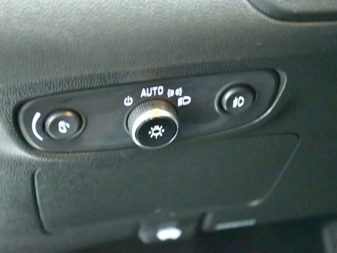 Used 2022 Buick Encore GX Select w/ Sport Touring Package FWD image 15