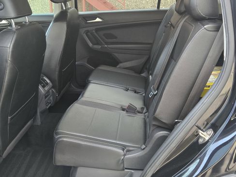 Used 2018 Volkswagen Tiguan SEL image 18
