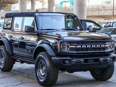New 2025 Ford Bronco Big Bend w/ Black Diamond Package image 3