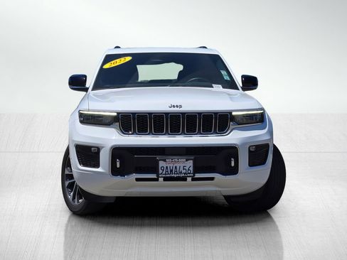 Used 2022 Jeep Grand Cherokee Overland w/ Luxury Tech Group IV AWD/4WD image 2
