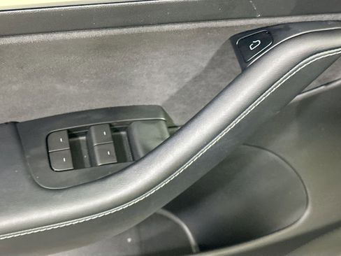 Used 2022 Tesla Model 3 Long Range image 16