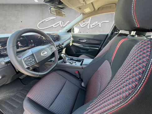 New 2026 Nissan Sentra SR w/ Floor Mat Package FWD image 19
