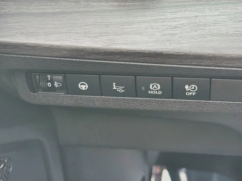 Used 2024 Nissan Ariya AWD image 17