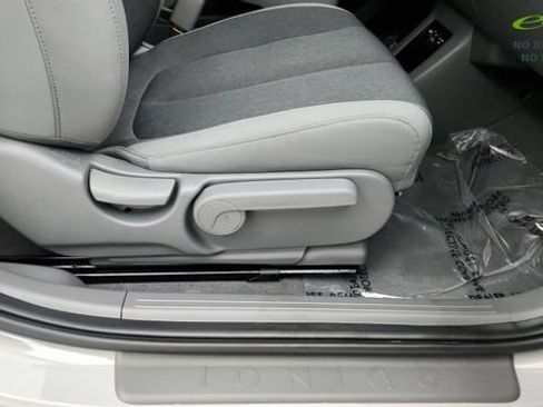 Used 2025 Hyundai Ioniq 5 SE RWD image 36