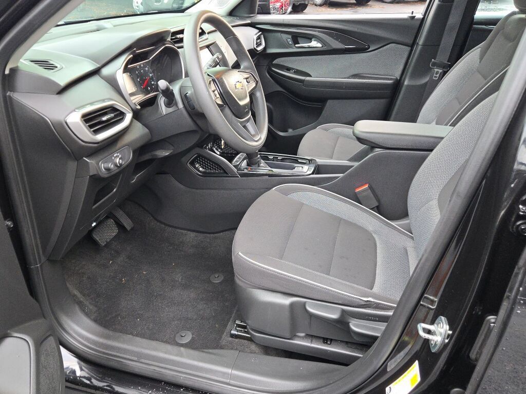 Certified 2023 Chevrolet TrailBlazer LS FWD image 26