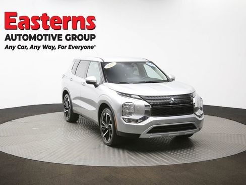 Used 2024 Mitsubishi Outlander SE image 49