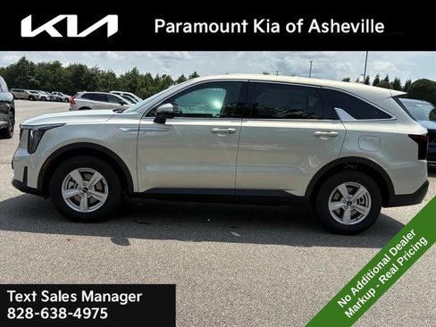 New 2026 Kia Sorento LX FWD image 3