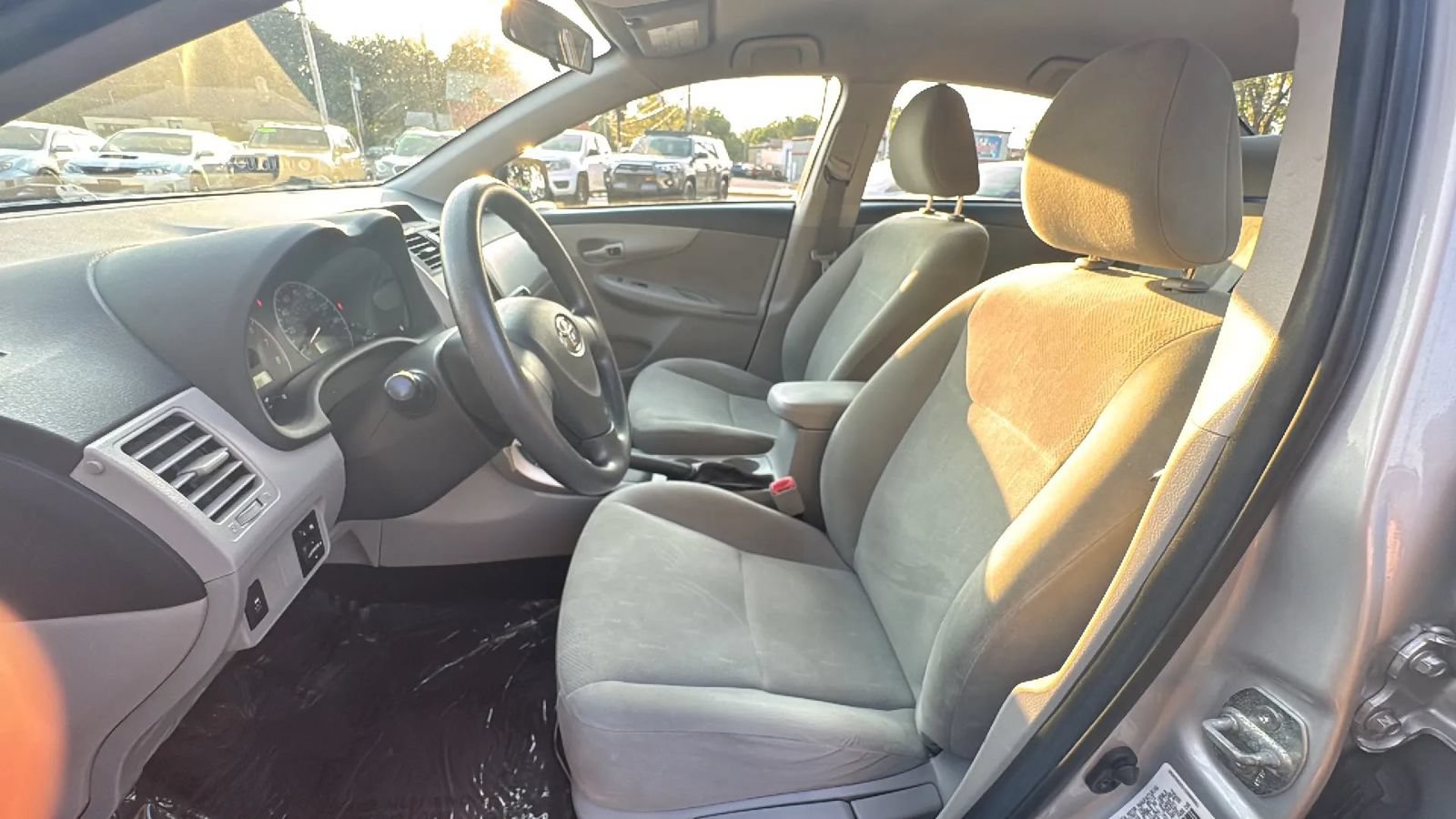 Used 2013 Toyota Corolla L FWD image 13