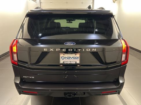 New 2025 Ford Expedition Active image 5