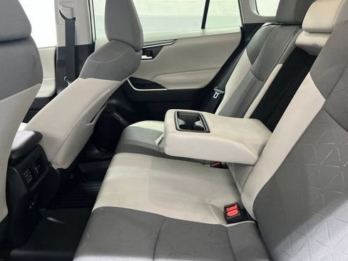Used 2022 Toyota RAV4 XLE AWD/4WD image 44