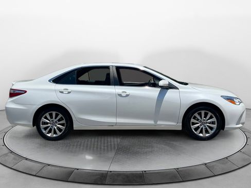 Used 2017 Toyota Camry XLE FWD image 8