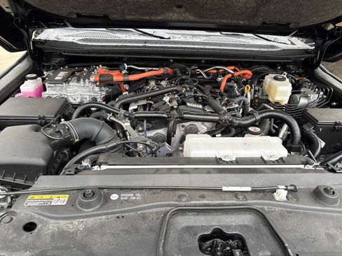 Used 2025 Toyota Land Cruiser w/ Premium Package image 34