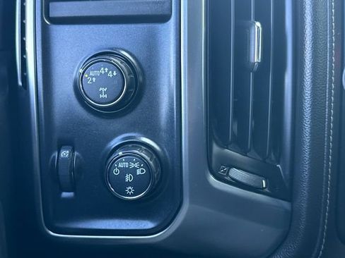 Used 2017 Chevrolet Silverado 1500 LTZ Z71 w/ Redline Edition image 32