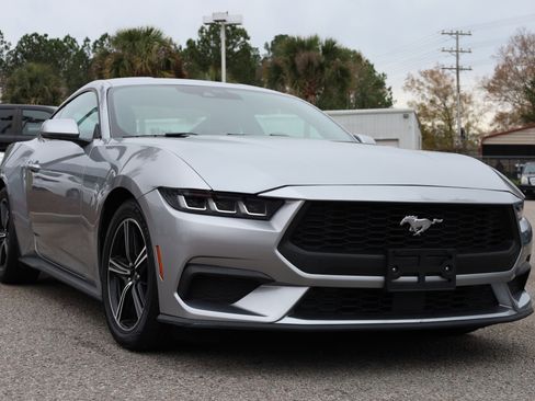 Used 2024 Ford Mustang Premium image 8