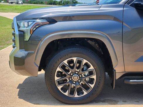 Used 2024 Toyota Tundra Limited AWD/4WD image 13
