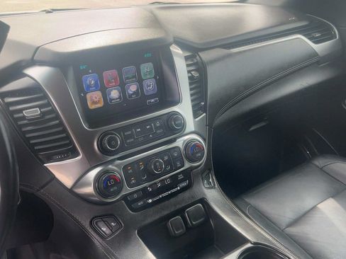 Used 2020 Chevrolet Suburban LT RWD image 19