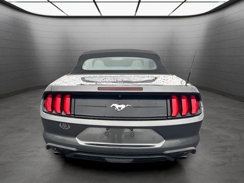 Used 2019 Ford Mustang Convertible image 4