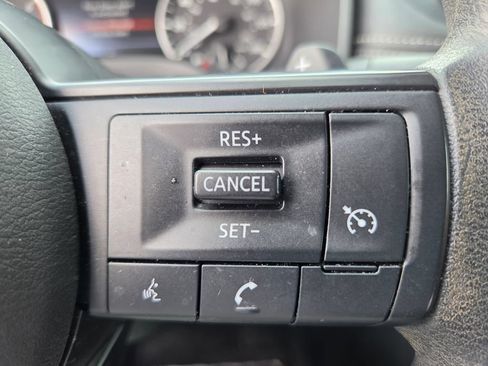 Used 2023 Nissan Rogue S FWD image 30