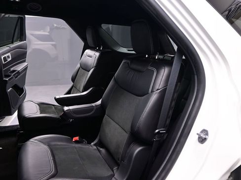 Used 2022 Ford Explorer ST w/ ST Street Pack image 24