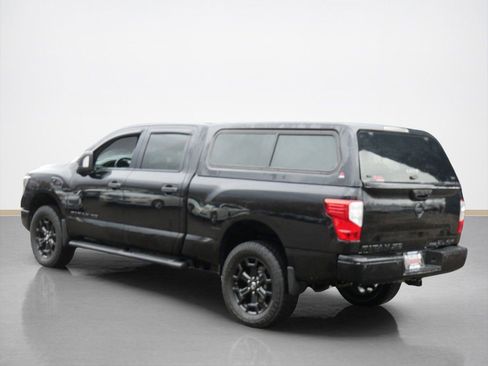 Used 2018 Nissan Titan SL w/ Midnight Edition AWD/4WD image 5