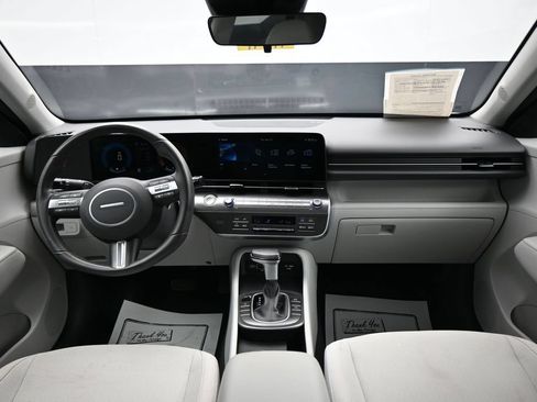 Used 2025 Hyundai Kona SEL AWD/4WD image 12