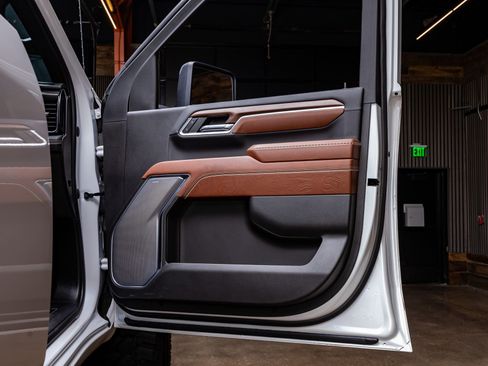 Used 2024 GMC Sierra 3500 Denali Ultimate image 35