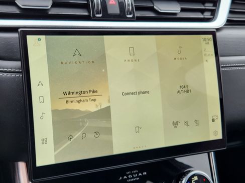 Used 2022 Jaguar XF R-Dynamic SE image 21