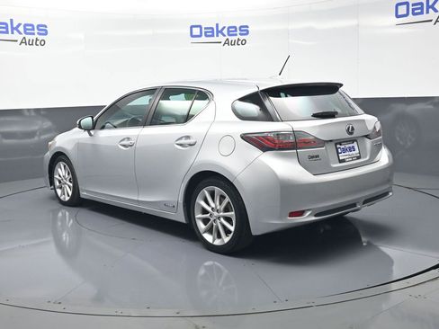 Used 2013 Lexus CT 200h w/ Premium Pkg w/Navigation FWD image 6