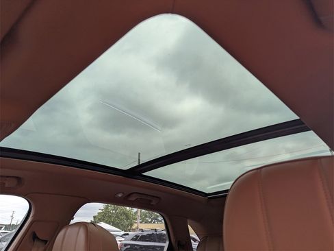 Used 2019 Bentley Bentayga image 14