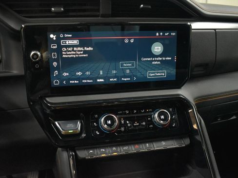 Used 2024 GMC Sierra 1500 AT4 w/ Technology Package image 27