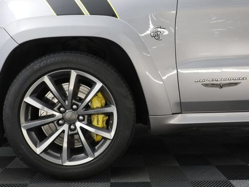 Used 2018 Jeep Grand Cherokee Trackhawk AWD/4WD image 16
