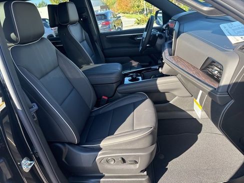 New 2026 Chevrolet Suburban Premier image 28