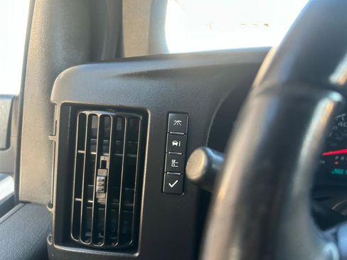 Used 2021 Chevrolet Express 2500 w/ Driver Convenience Package RWD image 18