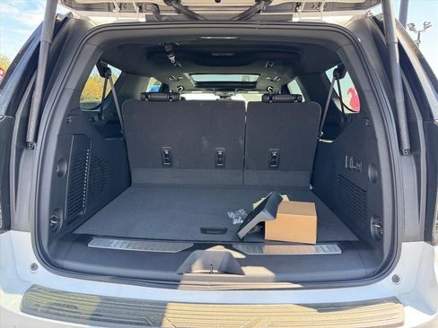 New 2025 Chevrolet Suburban RST w/ RST Capability Package AWD/4WD image 7