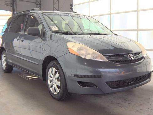 Used 2008 Toyota Sienna CE image 1