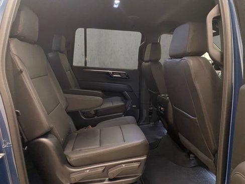 New 2026 Chevrolet Suburban LT w/ Comfort Package AWD/4WD image 23