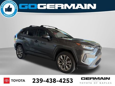 Used 2020 Toyota RAV4 LE FWD image 11