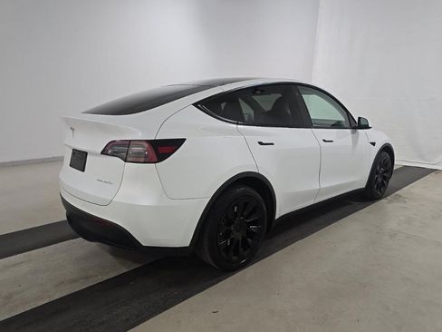 Used 2023 Tesla Model Y Long Range AWD/4WD image 4