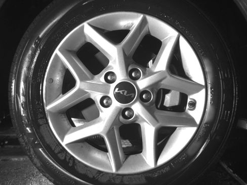 Used 2025 Kia Soul LX w/ LX Technology Package image 18