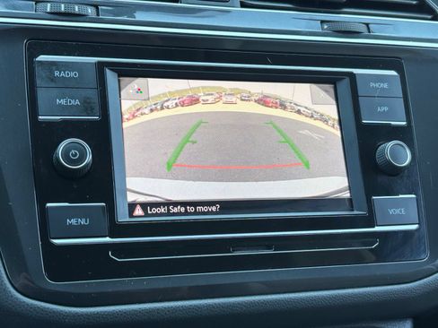 Used 2021 Volkswagen Tiguan S FWD image 21