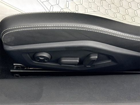 Used 2019 Lamborghini Huracan LP 580-2 image 21