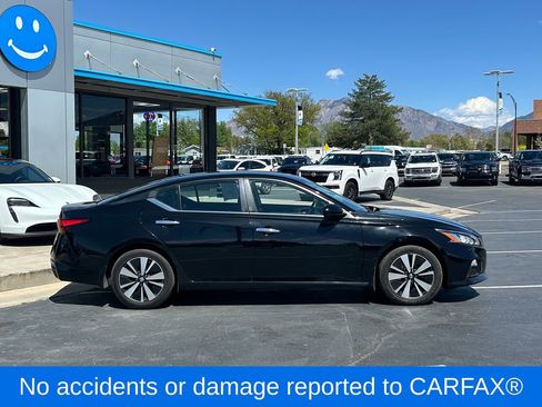 Used 2022 Nissan Altima 2.5 SV FWD image 2