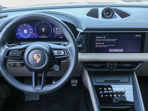 Certified 2025 Porsche Macan 4S Electric image 16