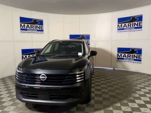 Used 2025 Nissan Kicks SV w/ SV Premium Package AWD/4WD image 5