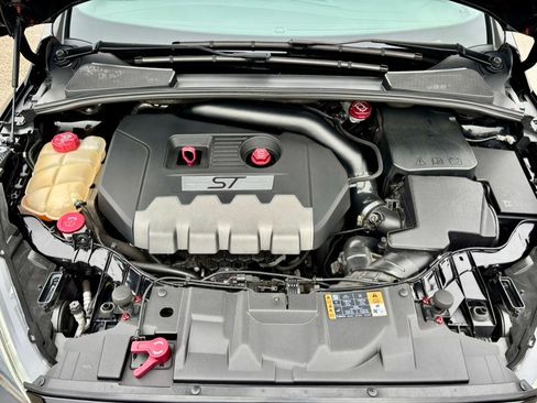 Used 2018 Ford Focus ST image 32
