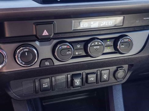 Used 2023 Toyota Tacoma TRD Off-Road image 21