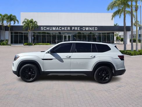 Used 2024 Volkswagen Atlas Peak Edition SEL AWD/4WD image 4